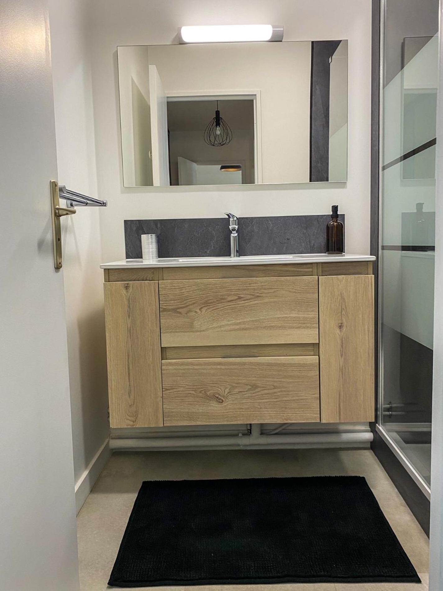 Ferienwohnung T3 Moderne Avec Balcon Terrasse Et Parking Gratuit Niort Exterior foto