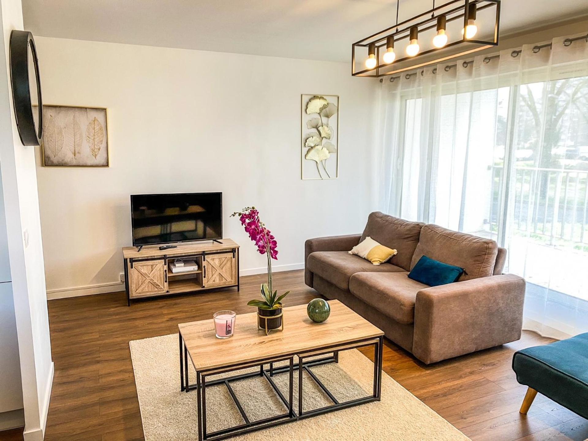 Ferienwohnung T3 Moderne Avec Balcon Terrasse Et Parking Gratuit Niort Exterior foto